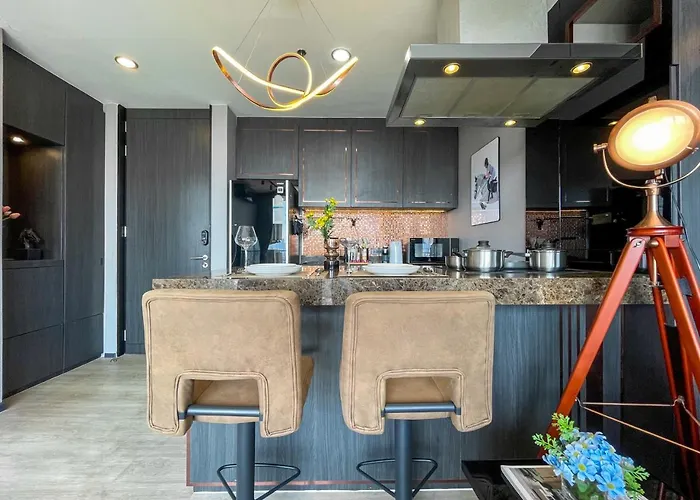 400m To Mrt L Large 54 Sqm L High Floor