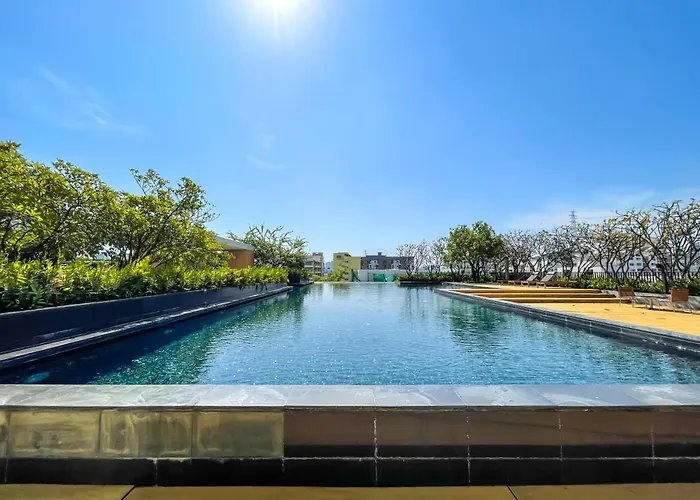 400m To Mrt L Large 54 Sqm L High Floor